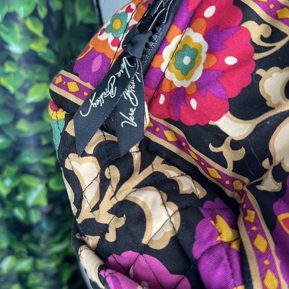 Vera Bradley Discontinued Bag - Picture 2 of 4
